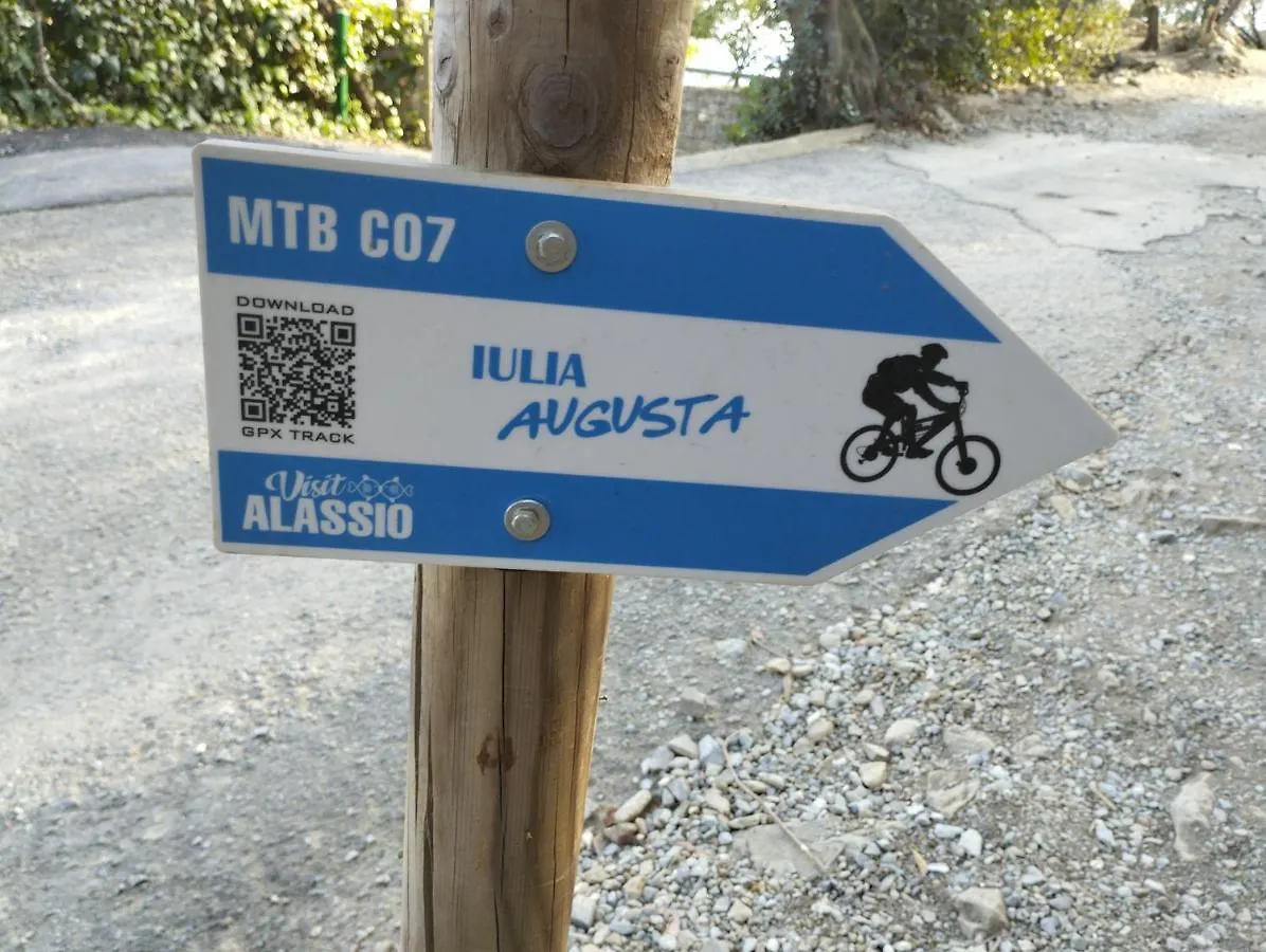 Alloggio Gallinara A Due Passi Dal Mare Ad Albenga In Liguria Itálie