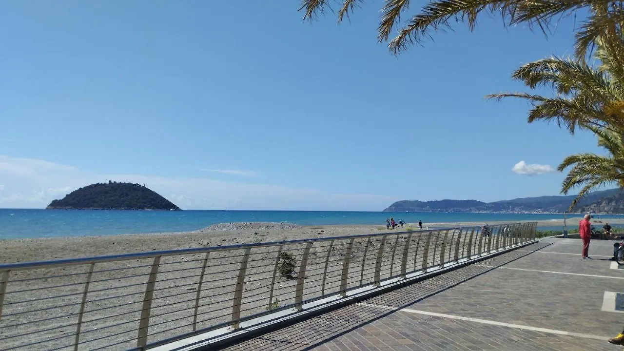 Alloggio Gallinara A Due Passi Dal Mare Ad Albenga In Liguria 0*,  Italy